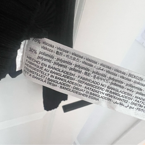 Zara Ribbed Mock Neck  Black Long Sleeve Top - Picture 5 of 5